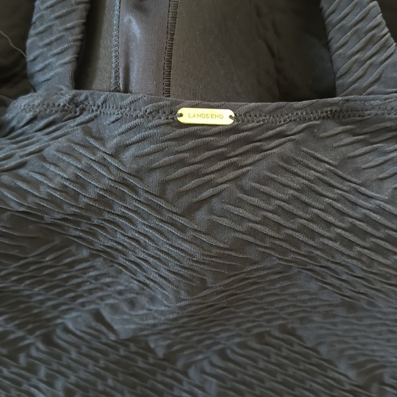 Land's End | Women's Swim Top | Black/Textured | size 10 DD - Picture 3 of 4